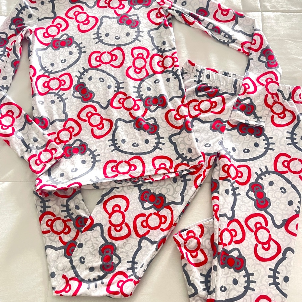 Hello Kitty Pink & Gray Allover Bow Print Pajama Set